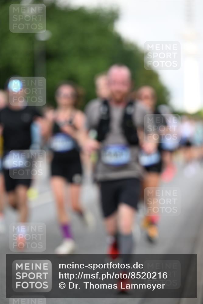 29.06.2025 - hella hamburg halbmarathon Dr. Thomas Lammeyer http://msf.ph/oto/8520216 29.06.2025 10:05:09 Kennedybrücke 1387, 1420, 1726, 2006, 2354, 2363, 2936, 3625, 3740, 3983, 4068, 4238, 4249, 4319, 4708, 5870, 6147, 6487, 6531, 6591, 6714, 6757, 6835, 6924, 7757, 7759, 7761, 8046, 8255, 8326, 8478, 8691, 8923, 9124, 9932, 10383, 10705 meine-sportfotos.de