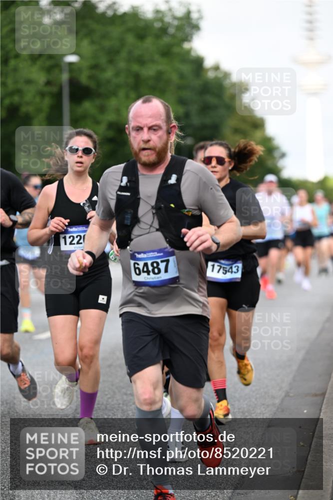 29.06.2025 - hella hamburg halbmarathon Dr. Thomas Lammeyer http://msf.ph/oto/8520221 29.06.2025 10:05:09 Kennedybrücke 1387, 1420, 1726, 2006, 2354, 2363, 2936, 3625, 3740, 3983, 4068, 4238, 4249, 4319, 4708, 5870, 6147, 6487, 6531, 6591, 6714, 6757, 6835, 6924, 7757, 7759, 7761, 8046, 8255, 8326, 8478, 8691, 8923, 9124, 9932, 10383, 10705 meine-sportfotos.de