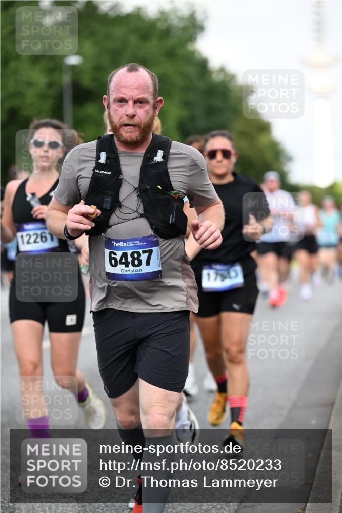 29.06.2025 - hella hamburg halbmarathon Dr. Thomas Lammeyer http://msf.ph/oto/8520233 29.06.2025 10:05:09 Kennedybrücke 1387, 1420, 1726, 2006, 2354, 2363, 2936, 3625, 3740, 3983, 4068, 4238, 4249, 4319, 4708, 5870, 6147, 6487, 6531, 6591, 6714, 6757, 6835, 6924, 7757, 7759, 7761, 8046, 8255, 8326, 8478, 8691, 8923, 9124, 9932, 10383, 10705 meine-sportfotos.de