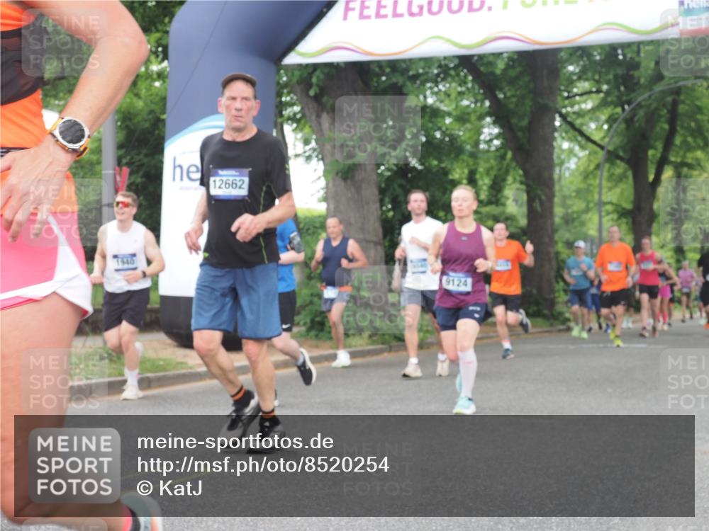 29.06.2025 - hella hamburg halbmarathon KatJ http://msf.ph/oto/8520254 29.06.2025 10:49:36 Zwischen KM18-KM19 1114, 1184, 1940, 4511, 4859, 7869 meine-sportfotos.de