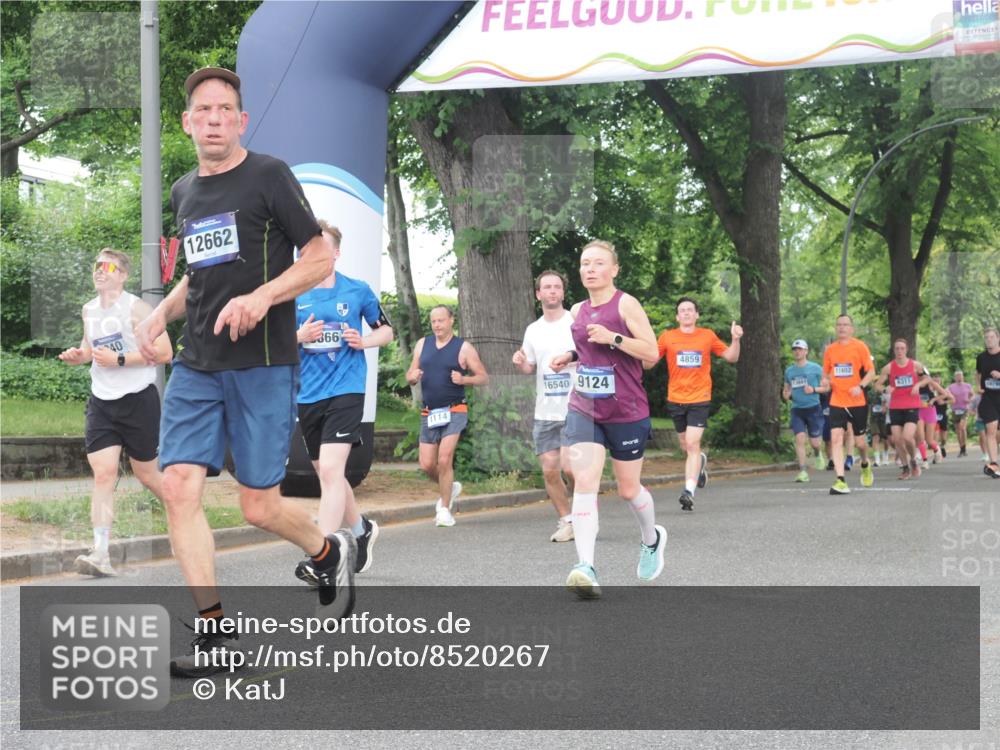 29.06.2025 - hella hamburg halbmarathon KatJ http://msf.ph/oto/8520267 29.06.2025 10:49:37 Zwischen KM18-KM19 1114, 1940, 4511, 4859, 7869 meine-sportfotos.de