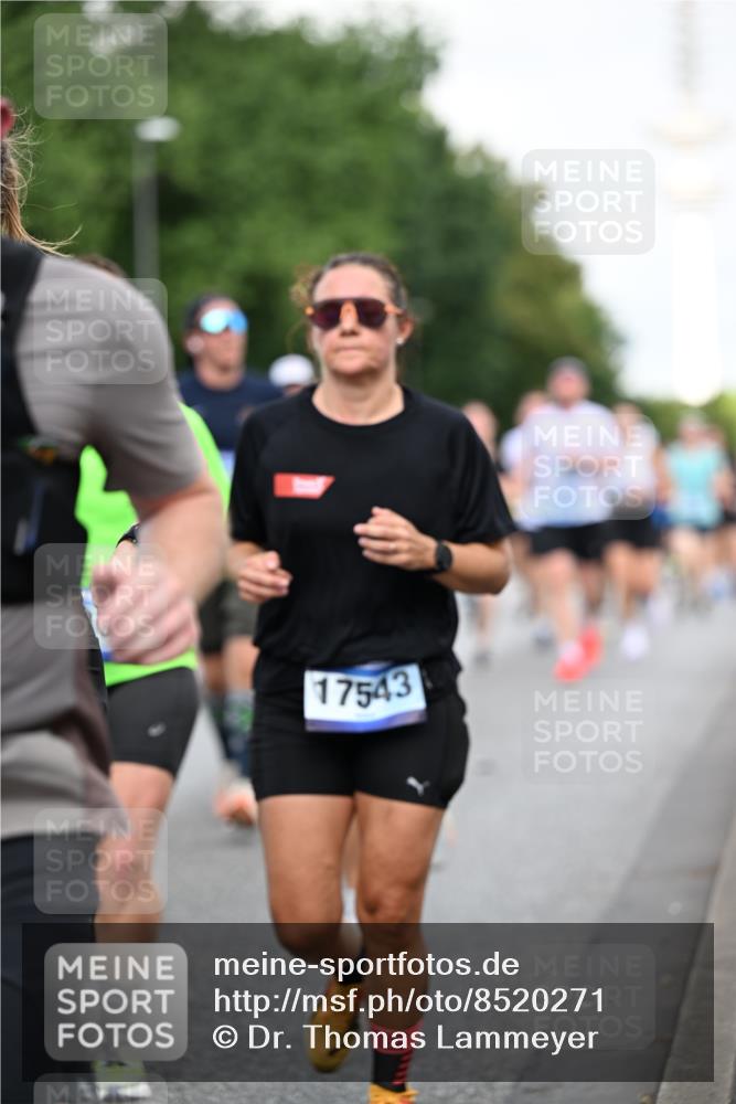 29.06.2025 - hella hamburg halbmarathon Dr. Thomas Lammeyer http://msf.ph/oto/8520271 29.06.2025 10:05:10 Kennedybrücke 1387, 1420, 1526, 1726, 2006, 2354, 2363, 2936, 3625, 3740, 4068, 4238, 4249, 4319, 4370, 4708, 5870, 6147, 6487, 6531, 6591, 6714, 6757, 6835, 6924, 7658, 7757, 7759, 7761, 8046, 8255, 8326, 8478, 8691, 8923, 9124, 9932, 10383, 10705 meine-sportfotos.de