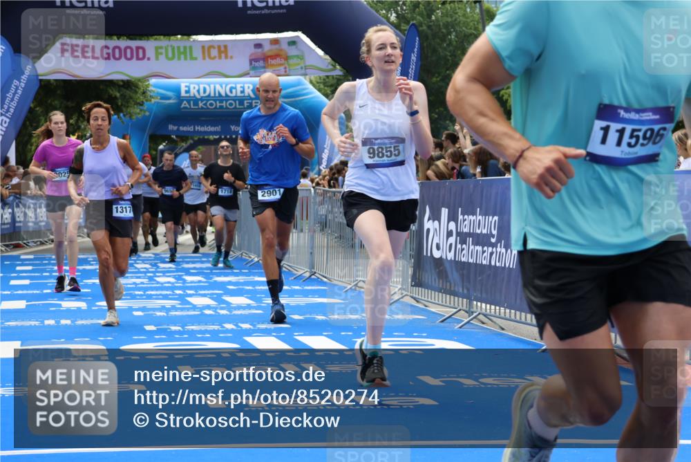 29.06.2025 - hella hamburg halbmarathon Strokosch-Dieckow http://msf.ph/oto/8520274 29.06.2025 11:23:29 Ziel 1401, 1718, 2335, 2901, 4786, 8025, 8511, 9855, 11596, 12550, 13174, 15657, 17335 meine-sportfotos.de