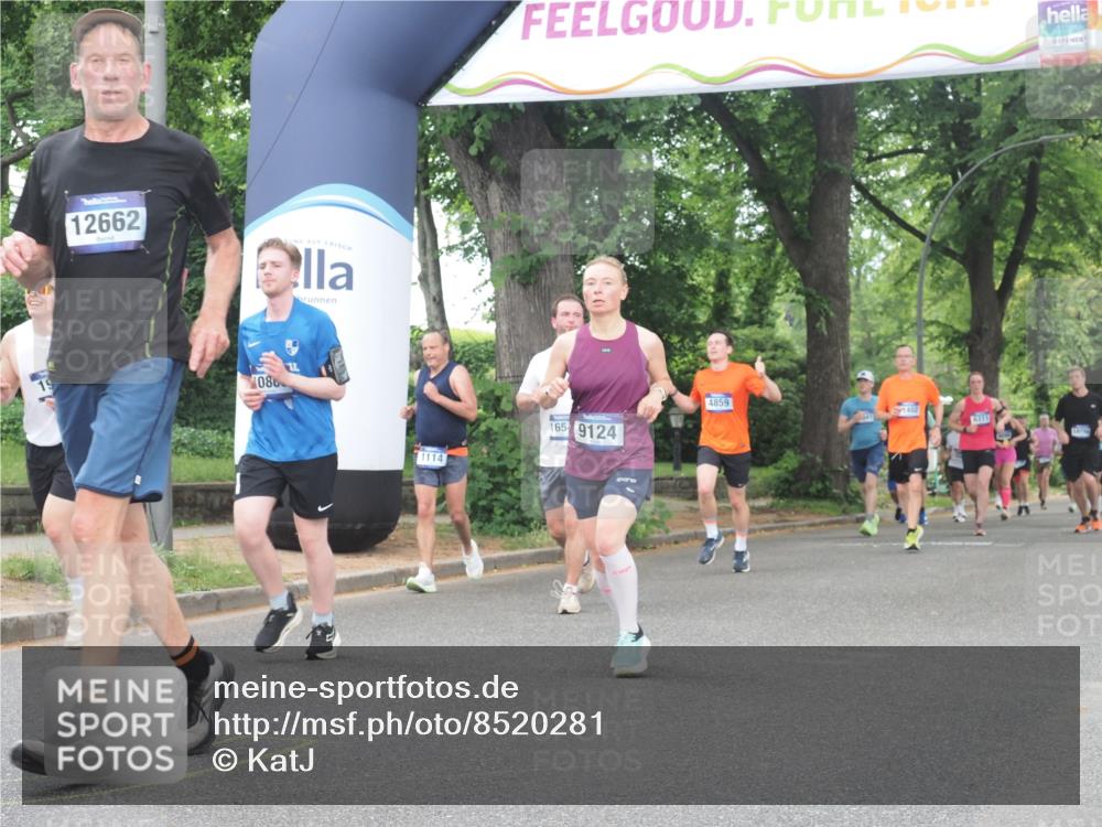 29.06.2025 - hella hamburg halbmarathon KatJ http://msf.ph/oto/8520281 29.06.2025 10:49:37 Zwischen KM18-KM19 1114, 1940, 4511, 4859, 7869 meine-sportfotos.de