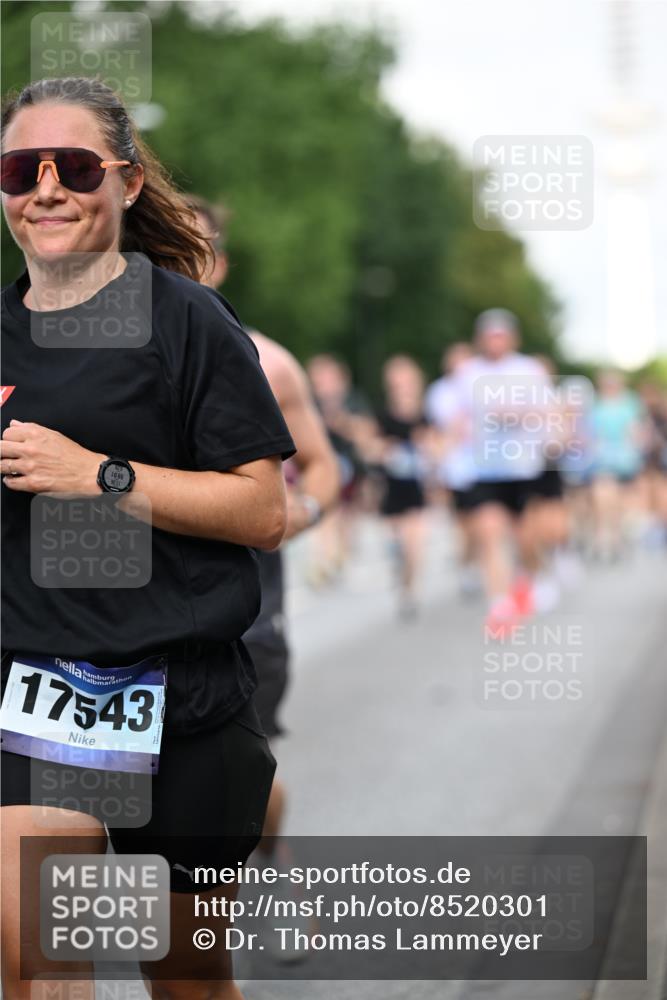 29.06.2025 - hella hamburg halbmarathon Dr. Thomas Lammeyer http://msf.ph/oto/8520301 29.06.2025 10:05:11 Kennedybrücke 1387, 1420, 1526, 1726, 2006, 2091, 2354, 2363, 2936, 3625, 3740, 4068, 4238, 4249, 4319, 4370, 4708, 5870, 6147, 6487, 6531, 6591, 6714, 6835, 6924, 7287, 7658, 7757, 7759, 7761, 8046, 8326, 8478, 8691, 8923, 9124, 9932, 10383, 10705 meine-sportfotos.de