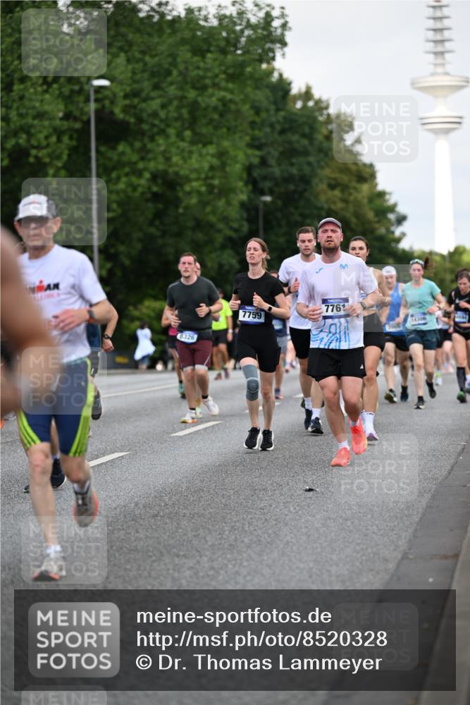 29.06.2025 - hella hamburg halbmarathon Dr. Thomas Lammeyer http://msf.ph/oto/8520328 29.06.2025 10:05:12 Kennedybrücke 1387, 1420, 1526, 1726, 2006, 2091, 2354, 2363, 2936, 3425, 3625, 3740, 4068, 4238, 4249, 4319, 4370, 4708, 5870, 6147, 6487, 6531, 6591, 6714, 6835, 6924, 7287, 7658, 7757, 7759, 7761, 8046, 8326, 8478, 8691, 8923, 9124, 9932, 10383, 10705 meine-sportfotos.de