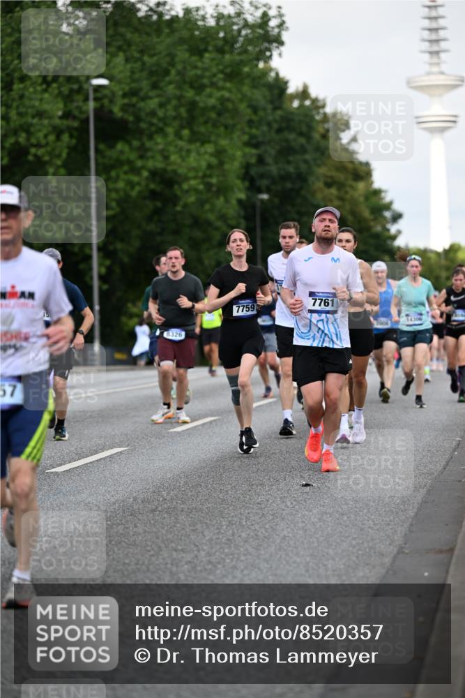 29.06.2025 - hella hamburg halbmarathon Dr. Thomas Lammeyer http://msf.ph/oto/8520357 29.06.2025 10:05:12 Kennedybrücke 1387, 1420, 1526, 1726, 2006, 2091, 2354, 2363, 2936, 3425, 3625, 3740, 4068, 4238, 4249, 4319, 4370, 4708, 5870, 6147, 6487, 6531, 6591, 6714, 6835, 6924, 7287, 7658, 7757, 7759, 7761, 8046, 8326, 8478, 8691, 8923, 9124, 9932, 10383, 10705 meine-sportfotos.de