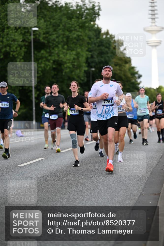 29.06.2025 - hella hamburg halbmarathon Dr. Thomas Lammeyer http://msf.ph/oto/8520377 29.06.2025 10:05:13 Kennedybrücke 1387, 1420, 1526, 1726, 2006, 2091, 2354, 2363, 2936, 3425, 3625, 3740, 4068, 4238, 4249, 4319, 4370, 4708, 5870, 6147, 6487, 6531, 6591, 6714, 6835, 6924, 7287, 7658, 7757, 7759, 7761, 8046, 8326, 8478, 8691, 8923, 9124, 9932, 10383, 10576, 10705 meine-sportfotos.de