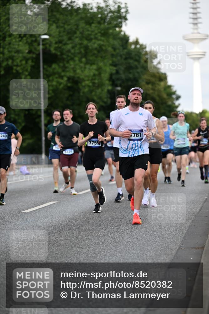 29.06.2025 - hella hamburg halbmarathon Dr. Thomas Lammeyer http://msf.ph/oto/8520382 29.06.2025 10:05:13 Kennedybrücke 1387, 1420, 1526, 1726, 2006, 2091, 2354, 2363, 2936, 3425, 3625, 3740, 4068, 4238, 4249, 4319, 4370, 4708, 5870, 6147, 6487, 6531, 6591, 6714, 6835, 6924, 7287, 7658, 7757, 7759, 7761, 8046, 8326, 8478, 8691, 8923, 9124, 9932, 10383, 10576, 10705 meine-sportfotos.de