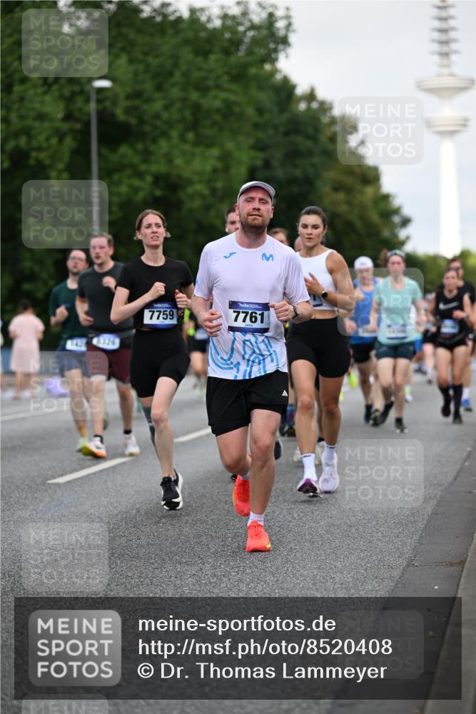 29.06.2025 - hella hamburg halbmarathon Dr. Thomas Lammeyer http://msf.ph/oto/8520408 29.06.2025 10:05:14 Kennedybrücke 1387, 1420, 1526, 1726, 2006, 2091, 2354, 2363, 2490, 2936, 3425, 3625, 3740, 4068, 4238, 4249, 4319, 4370, 4708, 5870, 6087, 6147, 6487, 6531, 6591, 6714, 6835, 6924, 7287, 7658, 7757, 7759, 7761, 8046, 8326, 8691, 8923, 9124, 9932, 10383, 10576, 10705 meine-sportfotos.de