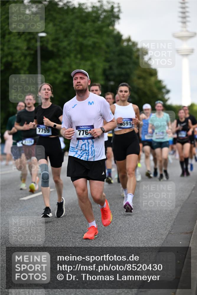 29.06.2025 - hella hamburg halbmarathon Dr. Thomas Lammeyer http://msf.ph/oto/8520430 29.06.2025 10:05:14 Kennedybrücke 1387, 1420, 1526, 1726, 2006, 2091, 2354, 2363, 2490, 2936, 3425, 3625, 3740, 4068, 4238, 4249, 4319, 4370, 4708, 5870, 6087, 6147, 6487, 6531, 6591, 6714, 6835, 6924, 7287, 7658, 7757, 7759, 7761, 8046, 8326, 8691, 8923, 9124, 9932, 10383, 10576, 10705 meine-sportfotos.de