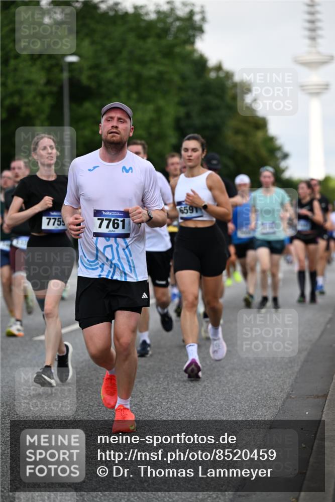 29.06.2025 - hella hamburg halbmarathon Dr. Thomas Lammeyer http://msf.ph/oto/8520459 29.06.2025 10:05:15 Kennedybrücke 1387, 1420, 1526, 1726, 2006, 2091, 2354, 2363, 2490, 2936, 3425, 3625, 3740, 4068, 4238, 4249, 4319, 4370, 4708, 5870, 6087, 6147, 6487, 6531, 6591, 6835, 6924, 7287, 7658, 7757, 7759, 7761, 8030, 8046, 8326, 8691, 8923, 9124, 9932, 10383, 10576, 10705 meine-sportfotos.de