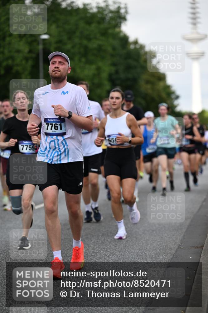 29.06.2025 - hella hamburg halbmarathon Dr. Thomas Lammeyer http://msf.ph/oto/8520471 29.06.2025 10:05:15 Kennedybrücke 1387, 1420, 1526, 1726, 2006, 2091, 2354, 2363, 2490, 2936, 3425, 3625, 3740, 4068, 4238, 4249, 4319, 4370, 4708, 5870, 6087, 6147, 6487, 6531, 6591, 6835, 6924, 7287, 7658, 7757, 7759, 7761, 8030, 8046, 8326, 8691, 8923, 9124, 9932, 10383, 10576, 10705 meine-sportfotos.de