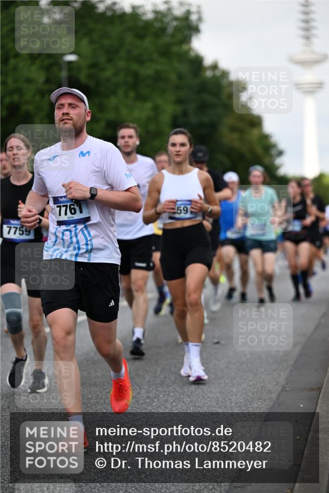 29.06.2025 - hella hamburg halbmarathon Dr. Thomas Lammeyer http://msf.ph/oto/8520482 29.06.2025 10:05:15 Kennedybrücke 1387, 1420, 1526, 1726, 2006, 2091, 2354, 2363, 2490, 2936, 3425, 3625, 3740, 4068, 4238, 4249, 4319, 4370, 4708, 5870, 6087, 6147, 6487, 6531, 6591, 6835, 6924, 7287, 7658, 7757, 7759, 7761, 8030, 8046, 8326, 8691, 8923, 9124, 9932, 10383, 10576, 10705 meine-sportfotos.de