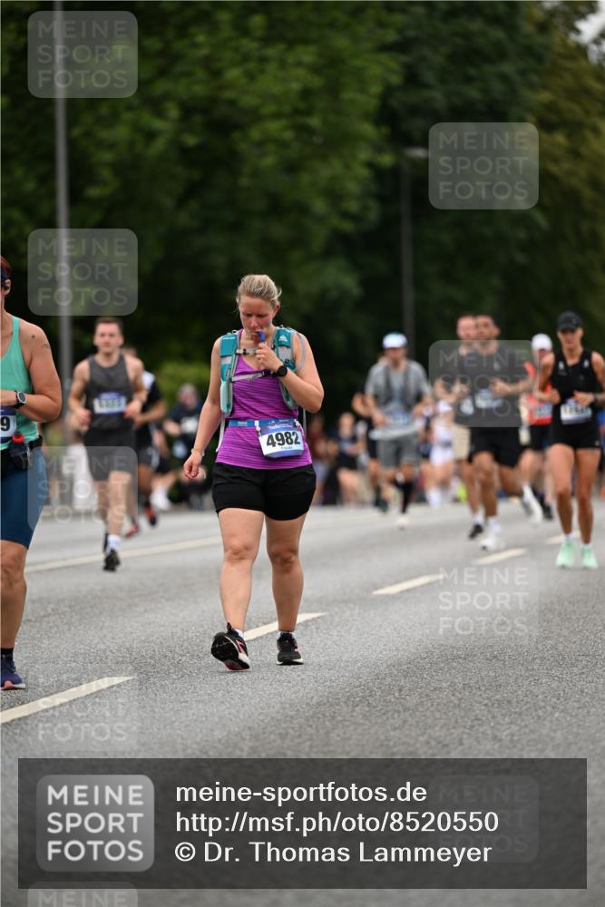 29.06.2025 - hella hamburg halbmarathon Dr. Thomas Lammeyer http://msf.ph/oto/8520550 29.06.2025 10:33:48 Kennedybrücke 1192, 1694, 1869, 2699, 3311, 3613, 4700, 4982, 5063, 5249, 5250, 5322, 7449, 8388, 8560, 10068, 10162, 11376 meine-sportfotos.de
