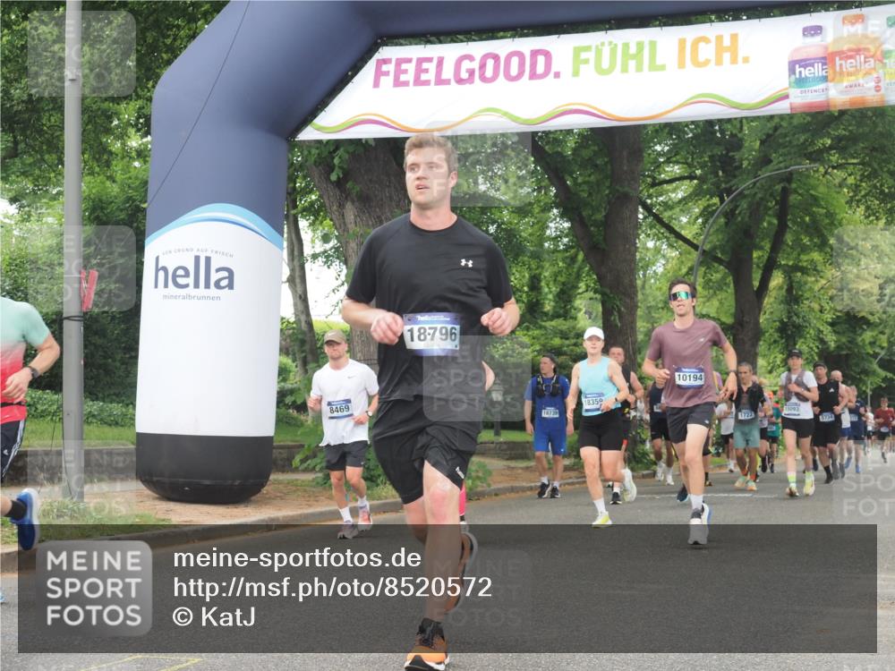 29.06.2025 - hella hamburg halbmarathon KatJ http://msf.ph/oto/8520572 29.06.2025 10:49:43 Zwischen KM18-KM19 1114, 1940, 4859, 6311, 8469 meine-sportfotos.de