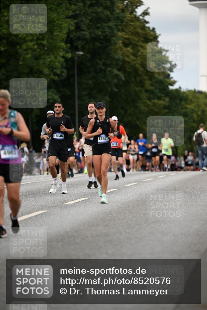 29.06.2025 - hella hamburg halbmarathon Dr. Thomas Lammeyer http://msf.ph/oto/8520576 29.06.2025 10:33:49 Kennedybrücke 1192, 1694, 1869, 2699, 3311, 3613, 4580, 4700, 4982, 5063, 5249, 5250, 5322, 6418, 7449, 8388, 8560, 10068, 10162, 11376 meine-sportfotos.de