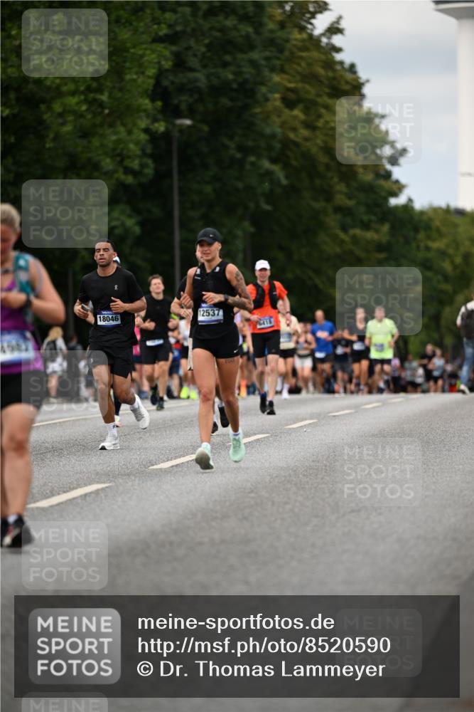 29.06.2025 - hella hamburg halbmarathon Dr. Thomas Lammeyer http://msf.ph/oto/8520590 29.06.2025 10:33:49 Kennedybrücke 1192, 1694, 1869, 2699, 3311, 3613, 4580, 4700, 4982, 5063, 5249, 5250, 5322, 6418, 7449, 8388, 8560, 10068, 10162, 11376 meine-sportfotos.de