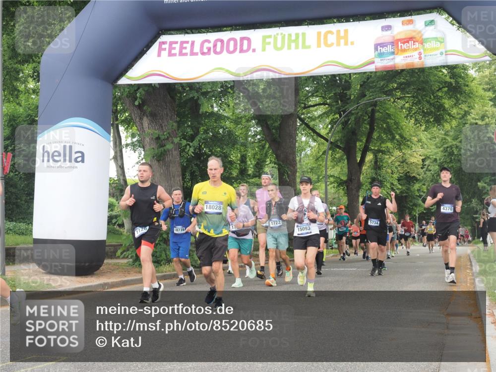 29.06.2025 - hella hamburg halbmarathon KatJ http://msf.ph/oto/8520685 29.06.2025 10:49:46 Zwischen KM18-KM19 1126, 1722, 1724, 4370, 6311, 8469 meine-sportfotos.de