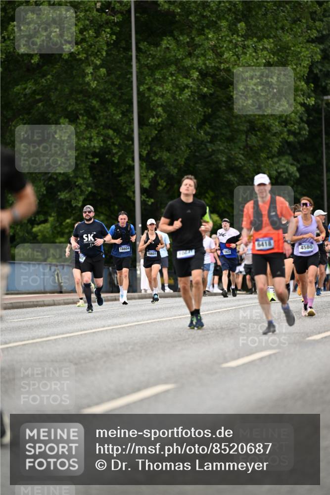 29.06.2025 - hella hamburg halbmarathon Dr. Thomas Lammeyer http://msf.ph/oto/8520687 29.06.2025 10:33:57 Kennedybrücke 1192, 1230, 1661, 1869, 2699, 2901, 3613, 4580, 4700, 4982, 5063, 5249, 5322, 6418, 6598, 7449, 8388, 10162, 10641 meine-sportfotos.de