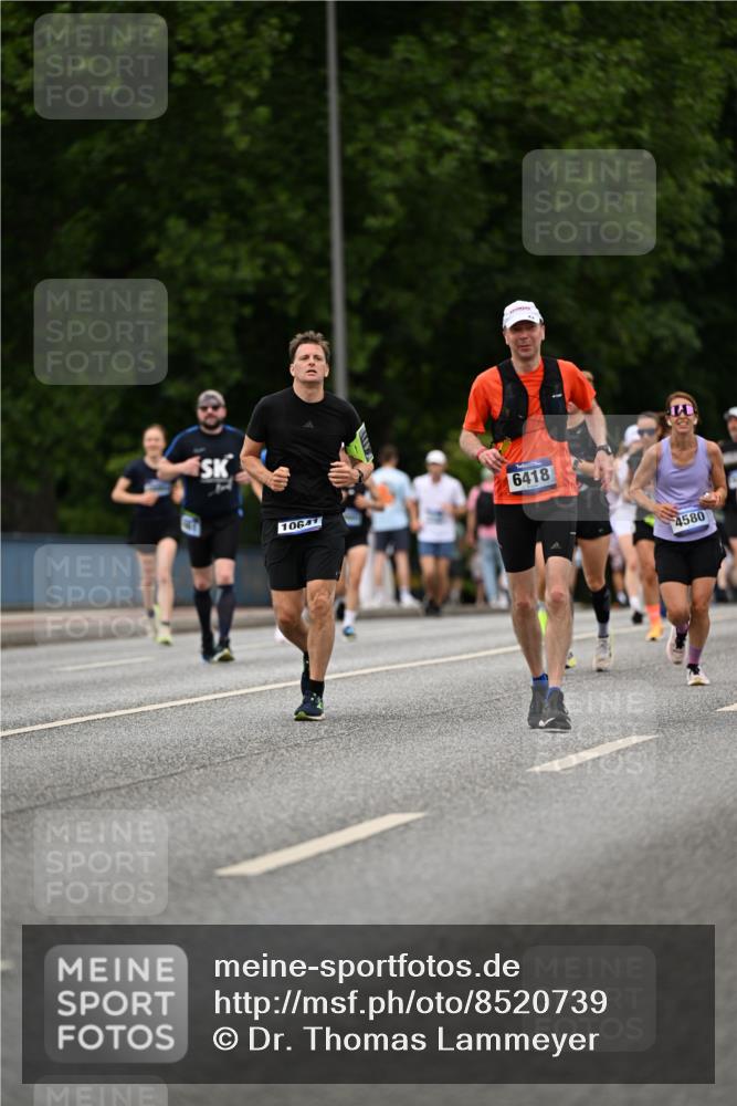 29.06.2025 - hella hamburg halbmarathon Dr. Thomas Lammeyer http://msf.ph/oto/8520739 29.06.2025 10:33:59 Kennedybrücke 1192, 1230, 1661, 1869, 2901, 3613, 4575, 4580, 4700, 4982, 5063, 5322, 6418, 6598, 7449, 8388, 10162, 10641, 10880 meine-sportfotos.de