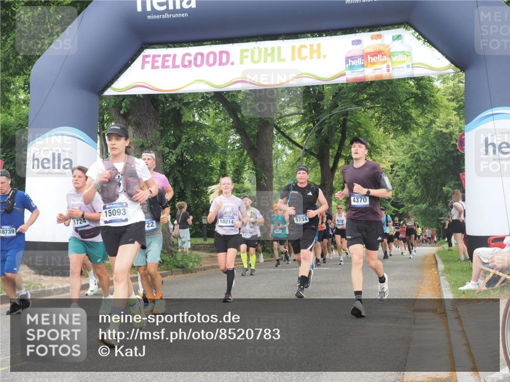 29.06.2025 - hella hamburg halbmarathon KatJ http://msf.ph/oto/8520783 29.06.2025 10:49:48 Zwischen KM18-KM19 1126, 1722, 1724, 4370, 4665, 5734, 6311, 8469 meine-sportfotos.de