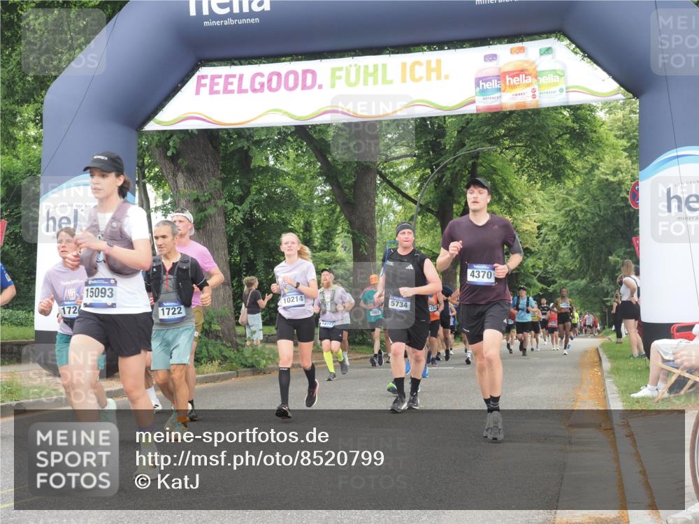 29.06.2025 - hella hamburg halbmarathon KatJ http://msf.ph/oto/8520799 29.06.2025 10:49:48 Zwischen KM18-KM19 1126, 1722, 1724, 4370, 4665, 5734, 6311, 8469 meine-sportfotos.de