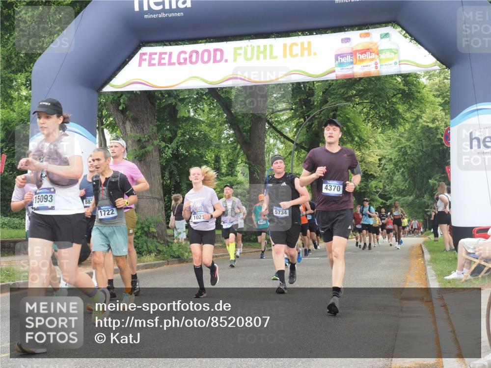 29.06.2025 - hella hamburg halbmarathon KatJ http://msf.ph/oto/8520807 29.06.2025 10:49:48 Zwischen KM18-KM19 1126, 1722, 1724, 4370, 4665, 5734, 6311, 8469 meine-sportfotos.de