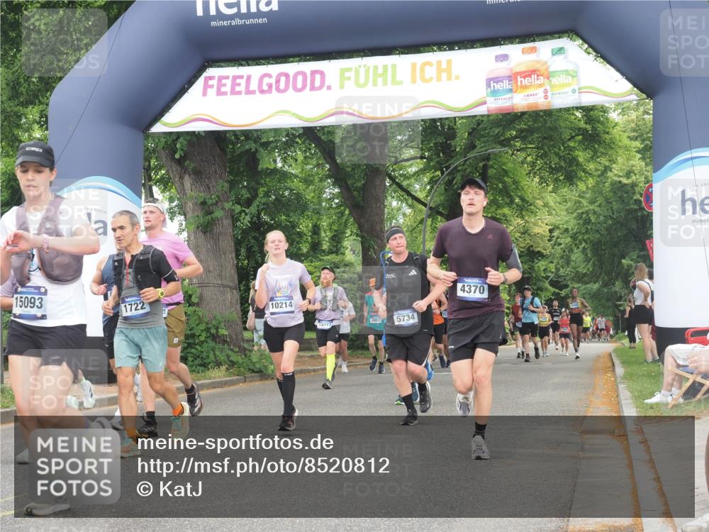 29.06.2025 - hella hamburg halbmarathon KatJ http://msf.ph/oto/8520812 29.06.2025 10:49:48 Zwischen KM18-KM19 1126, 1722, 1724, 4370, 4665, 5734, 6311, 8469 meine-sportfotos.de