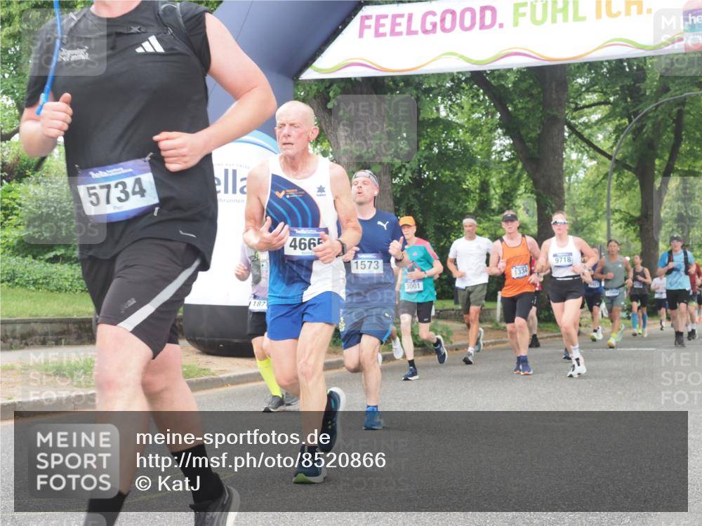 29.06.2025 - hella hamburg halbmarathon KatJ http://msf.ph/oto/8520866 29.06.2025 10:49:51 Zwischen KM18-KM19 1126, 1334, 1573, 1722, 1724, 1881, 3001, 4370, 4665, 5734, 8469 meine-sportfotos.de