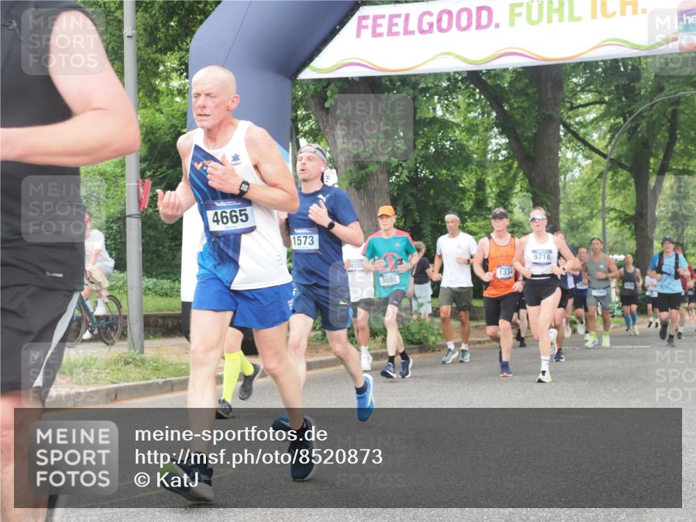 29.06.2025 - hella hamburg halbmarathon KatJ http://msf.ph/oto/8520873 29.06.2025 10:49:51 Zwischen KM18-KM19 1126, 1334, 1573, 1722, 1724, 1881, 3001, 4370, 4665, 5734, 8469 meine-sportfotos.de