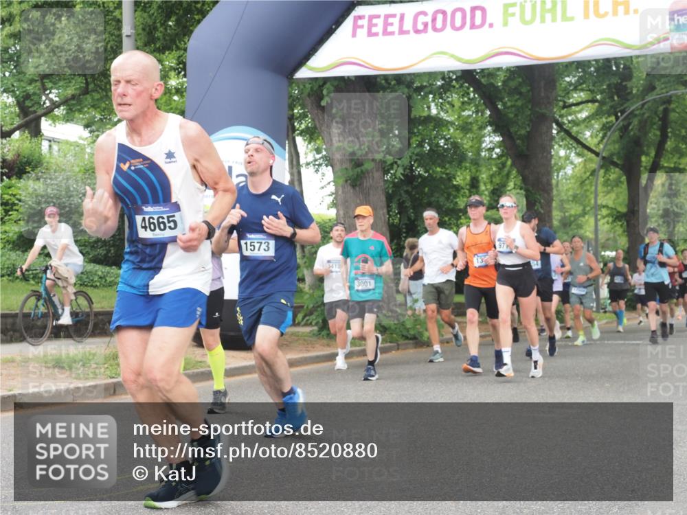 29.06.2025 - hella hamburg halbmarathon KatJ http://msf.ph/oto/8520880 29.06.2025 10:49:51 Zwischen KM18-KM19 1126, 1334, 1573, 1722, 1724, 1881, 3001, 4370, 4665, 5734, 8469 meine-sportfotos.de