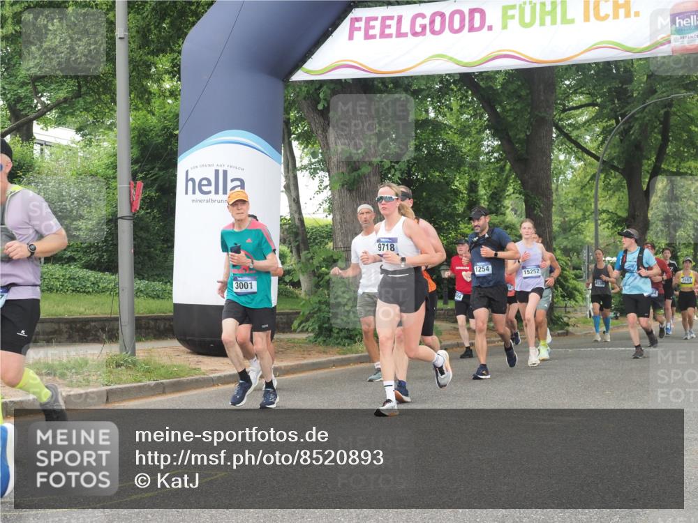 29.06.2025 - hella hamburg halbmarathon KatJ http://msf.ph/oto/8520893 29.06.2025 10:49:52 Zwischen KM18-KM19 1126, 1254, 1334, 1573, 1722, 1724, 1881, 3001, 4370, 4665, 5734 meine-sportfotos.de