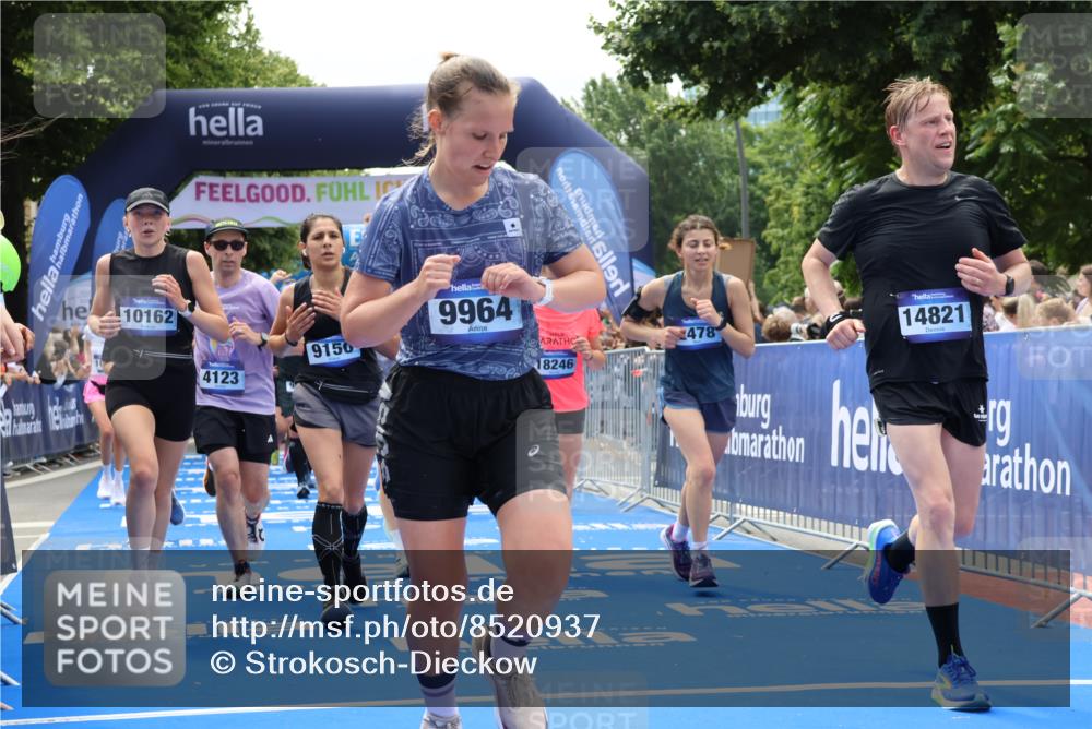 29.06.2025 - hella hamburg halbmarathon Strokosch-Dieckow http://msf.ph/oto/8520937 29.06.2025 11:23:49 Ziel 2441, 2478, 2781, 4123, 5063, 5079, 5171, 5322, 5395, 5412, 6488, 7978, 8085, 9150, 9556, 9714, 9734, 9964, 10148, 10162, 10613, 11110, 11424, 11792, 11803, 14821, 15324, 15802, 16511, 16601, 16707, 17341, 17987, 18246, 18362, 18611 meine-sportfotos.de