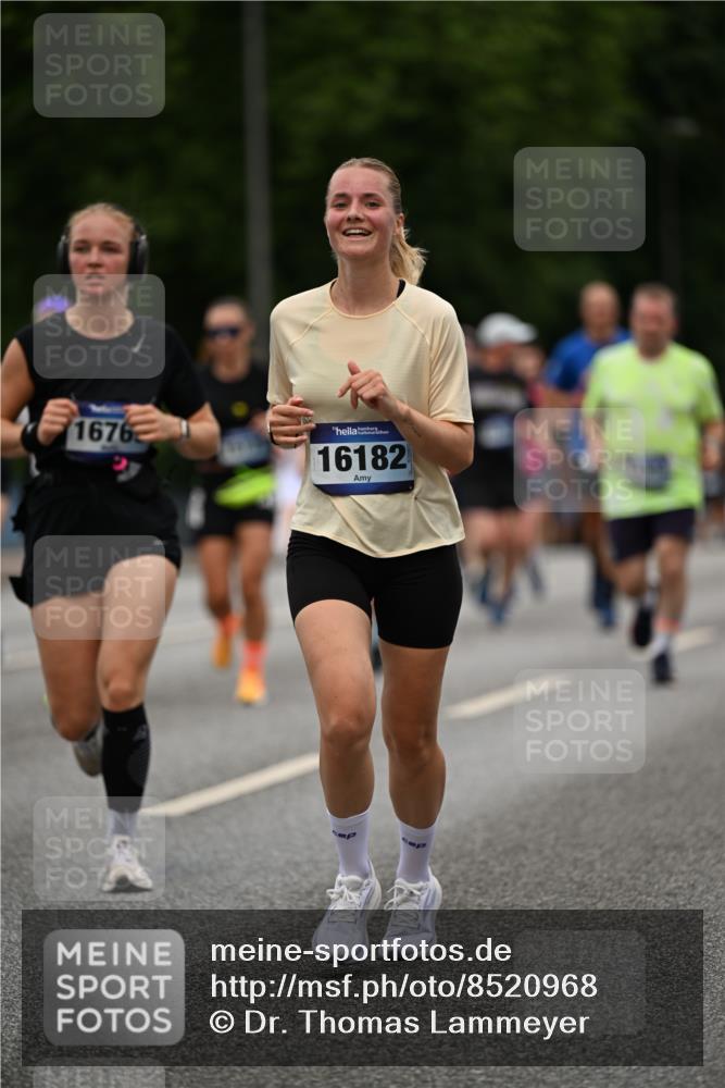 29.06.2025 - hella hamburg halbmarathon Dr. Thomas Lammeyer http://msf.ph/oto/8520968 29.06.2025 10:34:06 Kennedybrücke 1063, 1192, 1230, 1661, 2901, 3573, 3613, 4575, 4580, 4982, 5322, 6418, 6598, 7449, 8048, 10162, 10641, 10880 meine-sportfotos.de
