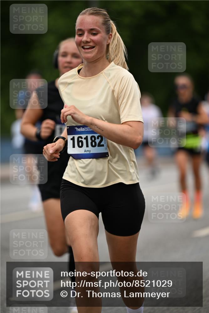 29.06.2025 - hella hamburg halbmarathon Dr. Thomas Lammeyer http://msf.ph/oto/8521029 29.06.2025 10:34:08 Kennedybrücke 1063, 1192, 1230, 1661, 2901, 3573, 3613, 4575, 4580, 6418, 6598, 7449, 8048, 10162, 10641, 10880 meine-sportfotos.de