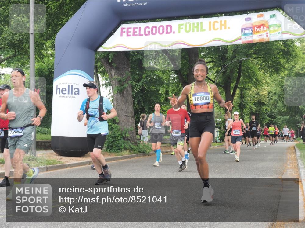 29.06.2025 - hella hamburg halbmarathon KatJ http://msf.ph/oto/8521041 29.06.2025 10:49:56 Zwischen KM18-KM19 1254, 1334, 1573, 1881, 2683, 3001, 3921, 4538, 4665, 5384 meine-sportfotos.de