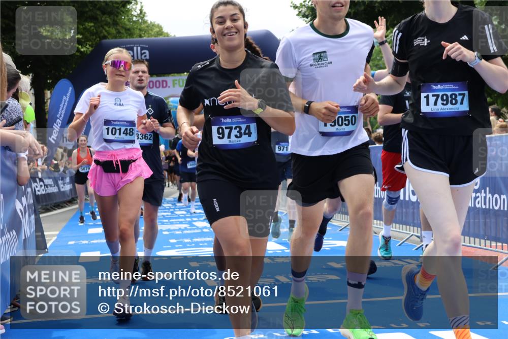 29.06.2025 - hella hamburg halbmarathon Strokosch-Dieckow http://msf.ph/oto/8521061 29.06.2025 11:23:52 Ziel 2351, 2478, 4123, 5063, 5079, 5171, 5395, 5412, 6303, 7978, 8085, 8778, 9150, 9556, 9714, 9734, 9964, 10148, 10162, 10613, 11424, 14821, 15324, 15802, 16511, 16601, 16604, 16707, 17341, 17987, 18246, 18362, 18611 meine-sportfotos.de