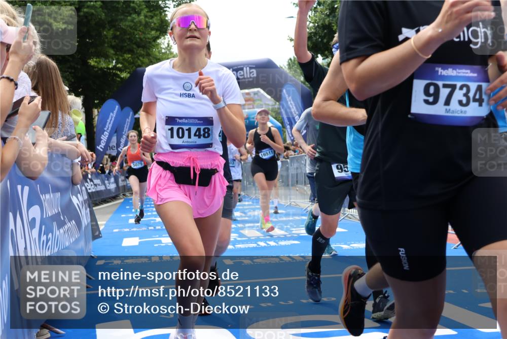29.06.2025 - hella hamburg halbmarathon Strokosch-Dieckow http://msf.ph/oto/8521133 29.06.2025 11:23:53 Ziel 2351, 2478, 4123, 5063, 5079, 5395, 5412, 6303, 7978, 8085, 8778, 9150, 9556, 9714, 9734, 9964, 10148, 10162, 14821, 15324, 15802, 16511, 16601, 16604, 16707, 17341, 17987, 18246, 18362, 18611 meine-sportfotos.de