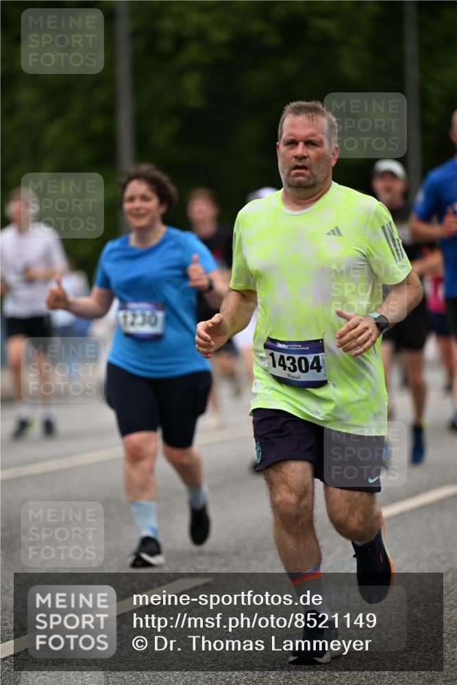 29.06.2025 - hella hamburg halbmarathon Dr. Thomas Lammeyer http://msf.ph/oto/8521149 29.06.2025 10:34:11 Kennedybrücke 1063, 1192, 1230, 1661, 2901, 3524, 3573, 3613, 4198, 4575, 4580, 4819, 6418, 6598, 7449, 8048, 10641, 10880 meine-sportfotos.de
