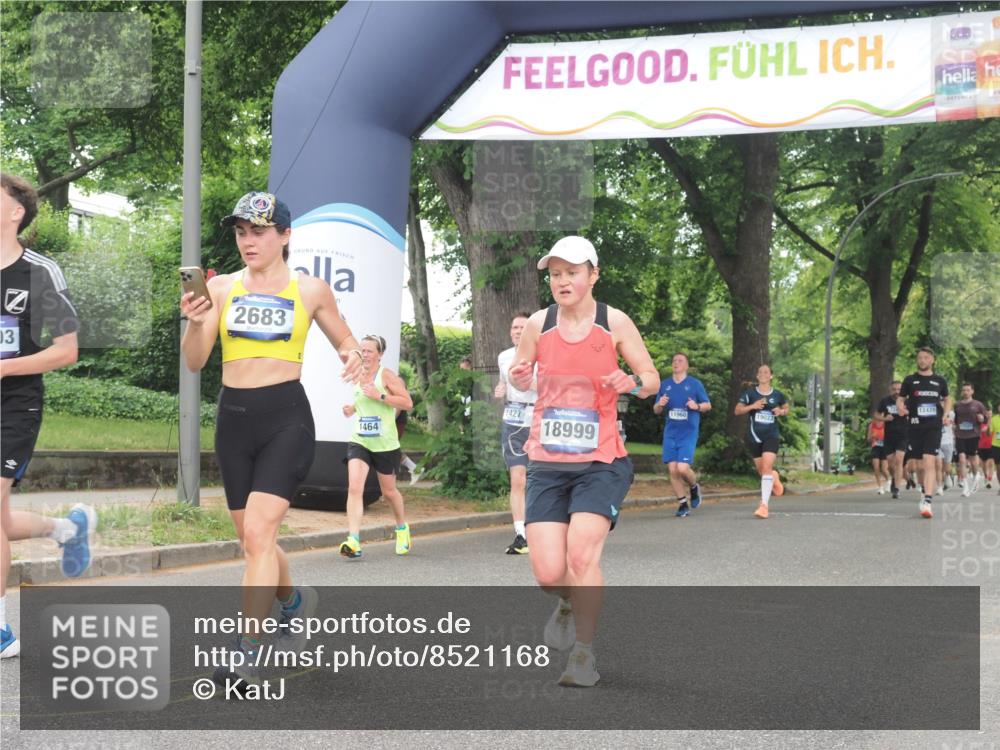 29.06.2025 - hella hamburg halbmarathon KatJ http://msf.ph/oto/8521168 29.06.2025 10:49:59 Zwischen KM18-KM19 1254, 1464, 2683, 3921, 4538, 5384 meine-sportfotos.de