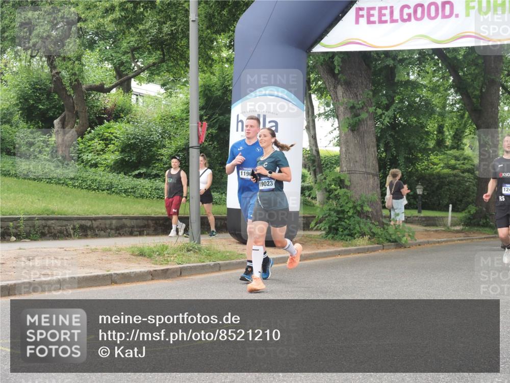 29.06.2025 - hella hamburg halbmarathon KatJ http://msf.ph/oto/8521210 29.06.2025 10:50:02 Zwischen KM18-KM19 1427, 1464, 2683, 3921, 4538, 5384 meine-sportfotos.de