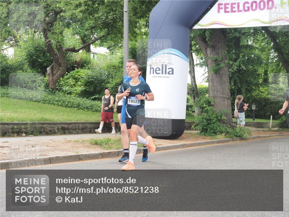 29.06.2025 - hella hamburg halbmarathon KatJ http://msf.ph/oto/8521238 29.06.2025 10:50:03 Zwischen KM18-KM19 1427, 1464, 2683, 4538, 7243 meine-sportfotos.de