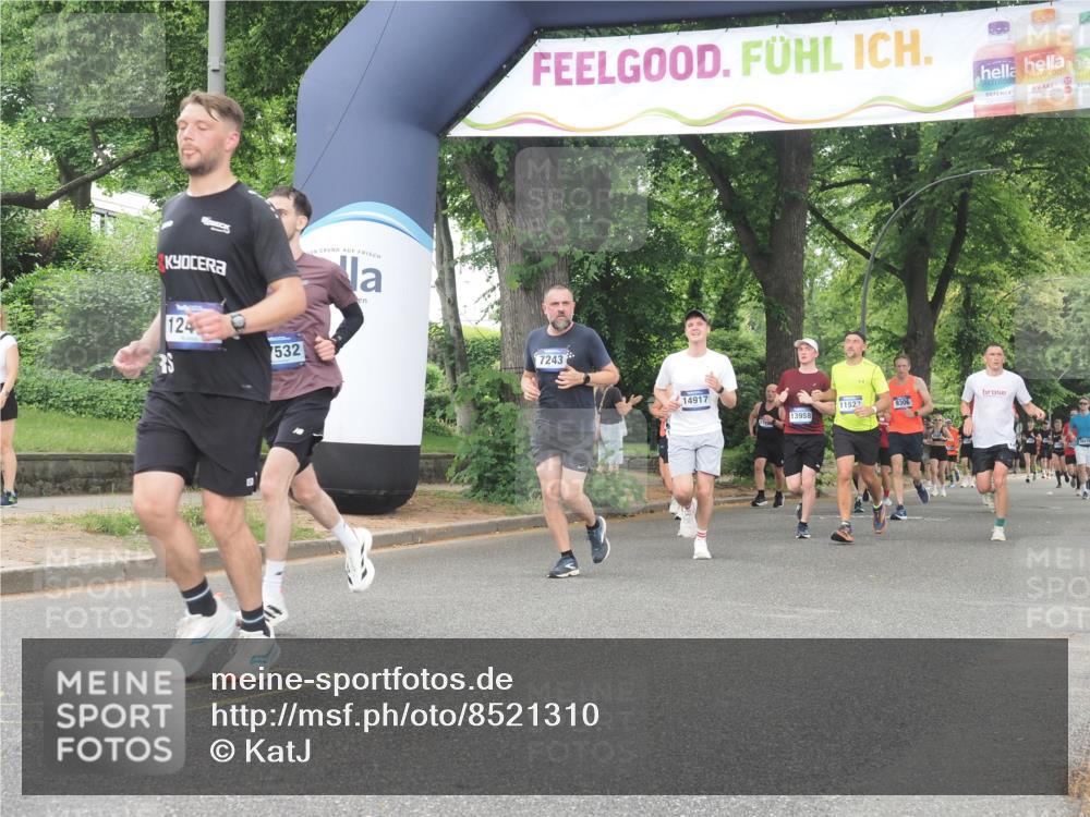 29.06.2025 - hella hamburg halbmarathon KatJ http://msf.ph/oto/8521310 29.06.2025 10:50:05 Zwischen KM18-KM19 1427, 1464, 7243 meine-sportfotos.de