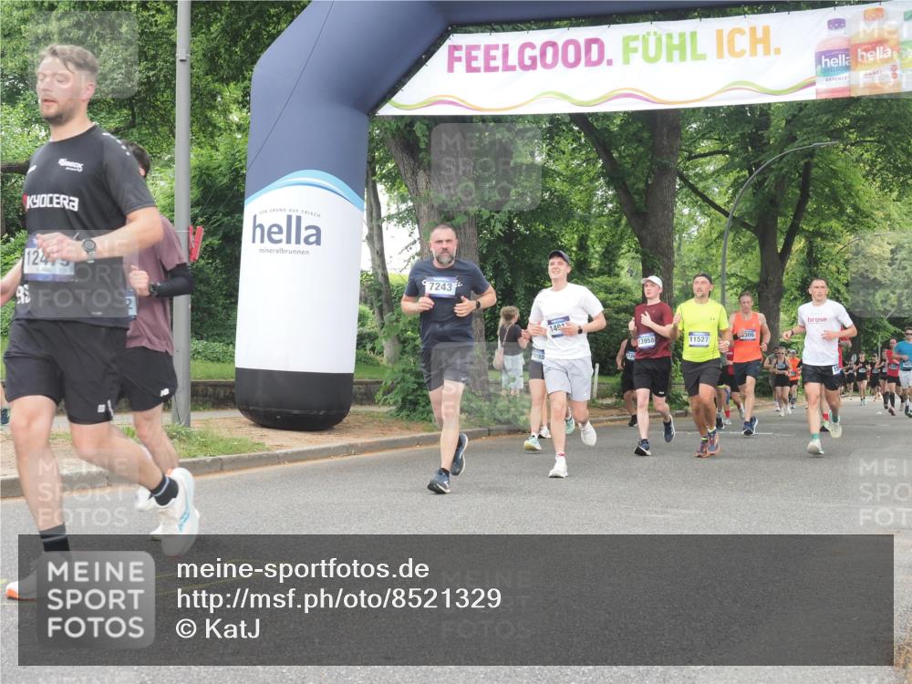 29.06.2025 - hella hamburg halbmarathon KatJ http://msf.ph/oto/8521329 29.06.2025 10:50:06 Zwischen KM18-KM19 1427, 7243 meine-sportfotos.de