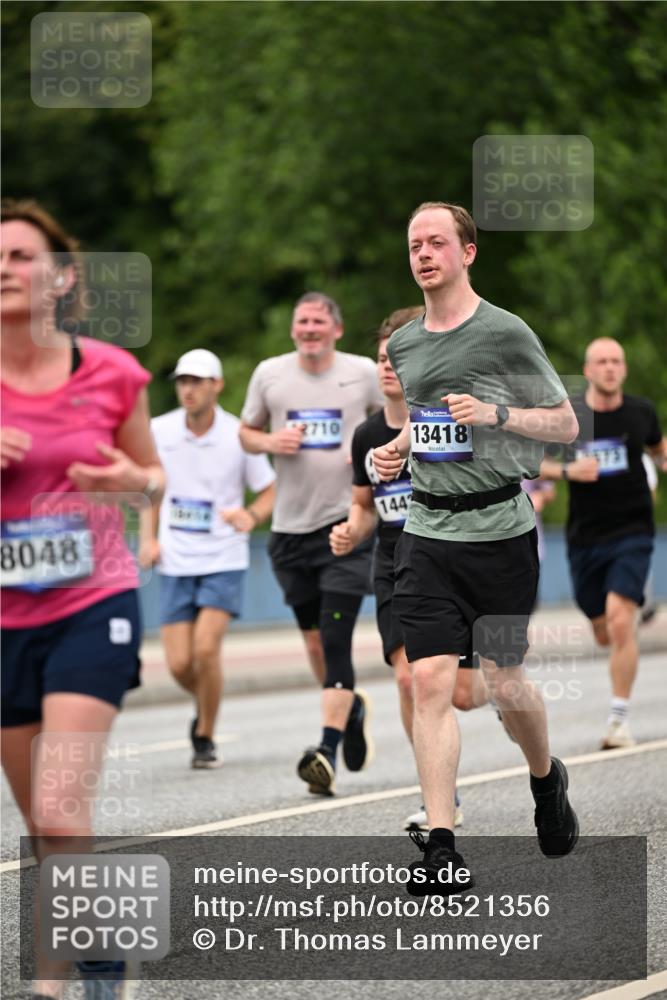 29.06.2025 - hella hamburg halbmarathon Dr. Thomas Lammeyer http://msf.ph/oto/8521356 29.06.2025 10:34:18 Kennedybrücke 1063, 1230, 1661, 2901, 3524, 3573, 4198, 4575, 4580, 4819, 6418, 6598, 6626, 8048, 10322, 10641, 10880 meine-sportfotos.de