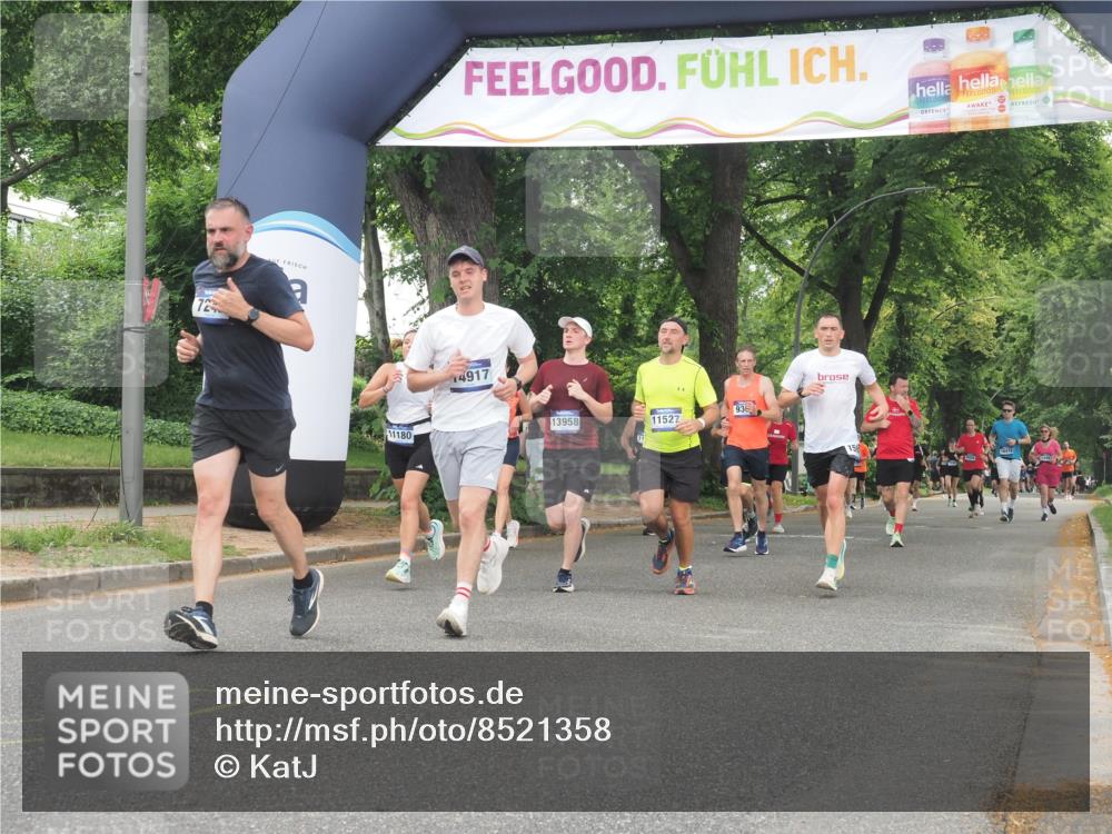 29.06.2025 - hella hamburg halbmarathon KatJ http://msf.ph/oto/8521358 29.06.2025 10:50:07 Zwischen KM18-KM19 1427, 7243 meine-sportfotos.de