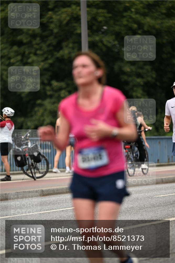 29.06.2025 - hella hamburg halbmarathon Dr. Thomas Lammeyer http://msf.ph/oto/8521373 29.06.2025 10:34:19 Kennedybrücke 1063, 1230, 1661, 2901, 3524, 3573, 4198, 4575, 4580, 4819, 6418, 6598, 6626, 8048, 10322, 10641, 10880 meine-sportfotos.de