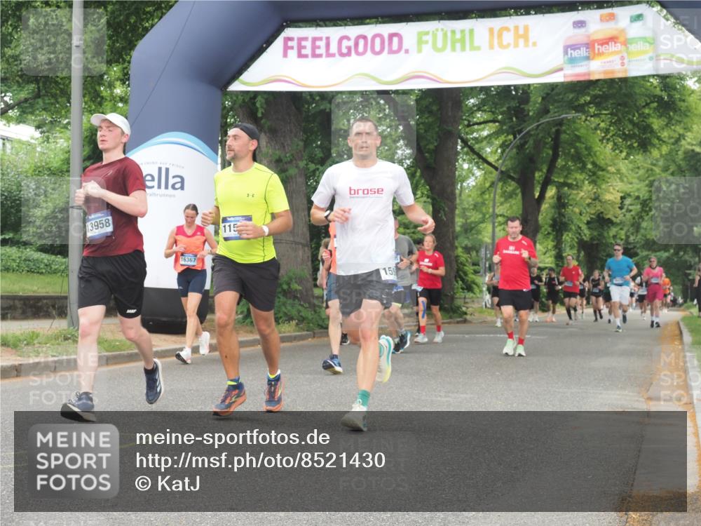29.06.2025 - hella hamburg halbmarathon KatJ http://msf.ph/oto/8521430 29.06.2025 10:50:08 Zwischen KM18-KM19 1427, 7243 meine-sportfotos.de