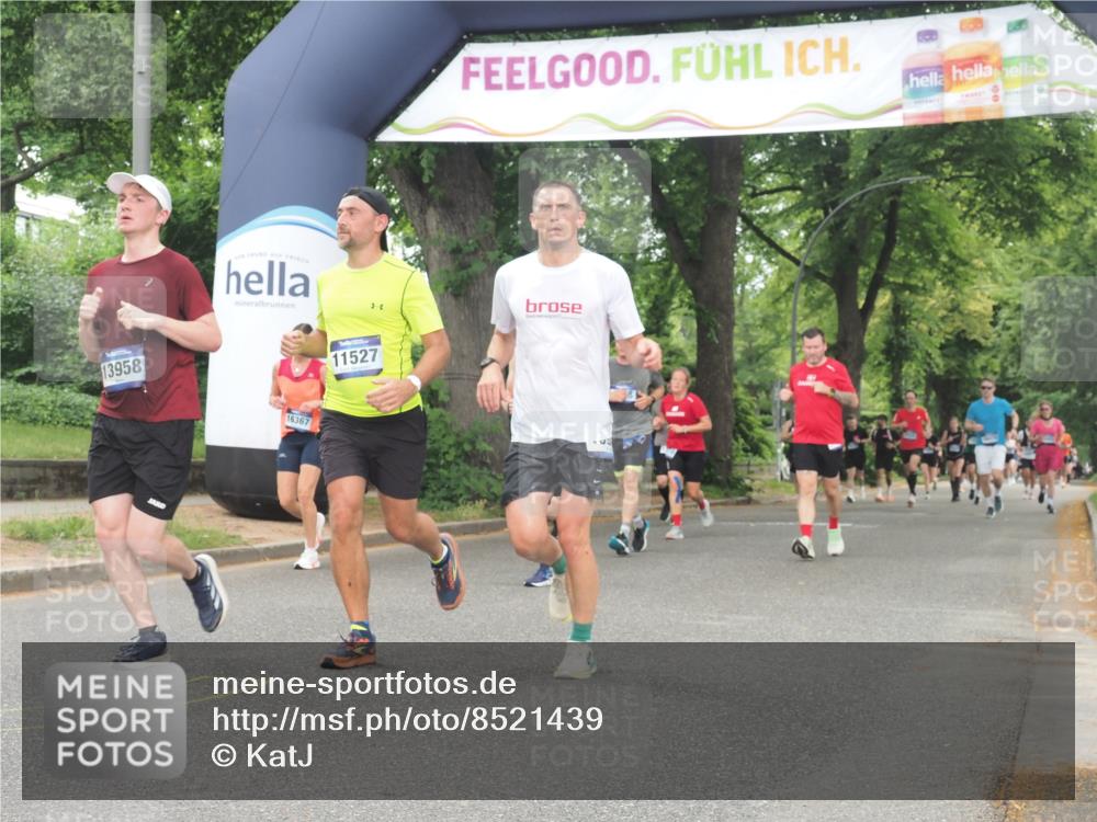 29.06.2025 - hella hamburg halbmarathon KatJ http://msf.ph/oto/8521439 29.06.2025 10:50:08 Zwischen KM18-KM19 1427, 7243 meine-sportfotos.de